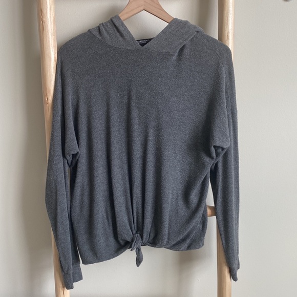 Beyond Yoga Grey Tie Front Hoodie Sz Small - Picture 2 of 7
